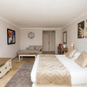Stephanie 3*, Mougins Frankreich